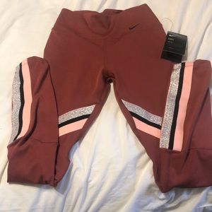 NWT Nike high rise Dri-fit leggings XS